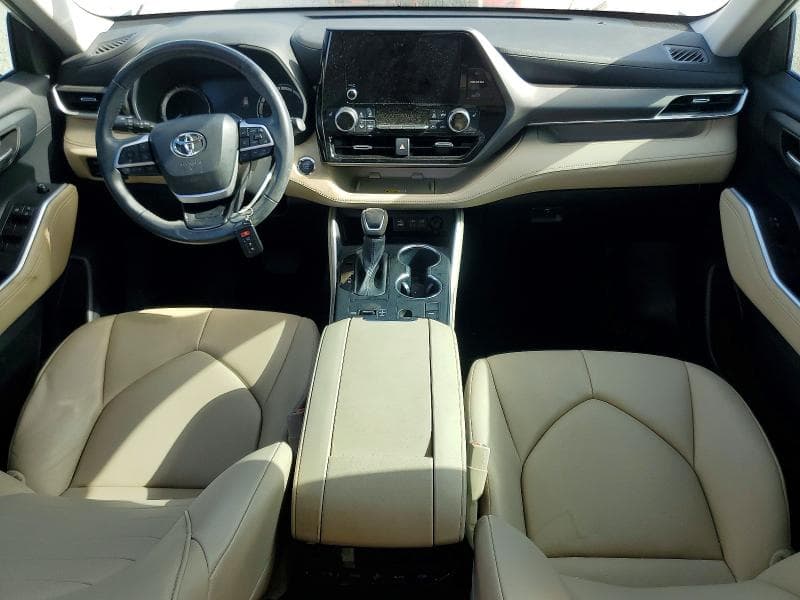 2023 TOYOTA HIGHLANDER XLE 8