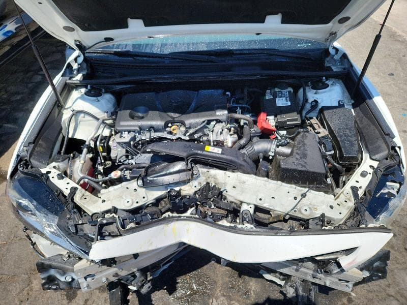 2020 TOYOTA CAMRY SE 11