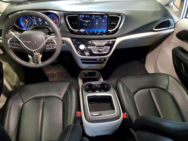 2024 CHRYSLER PACIFICA TOURING L 8