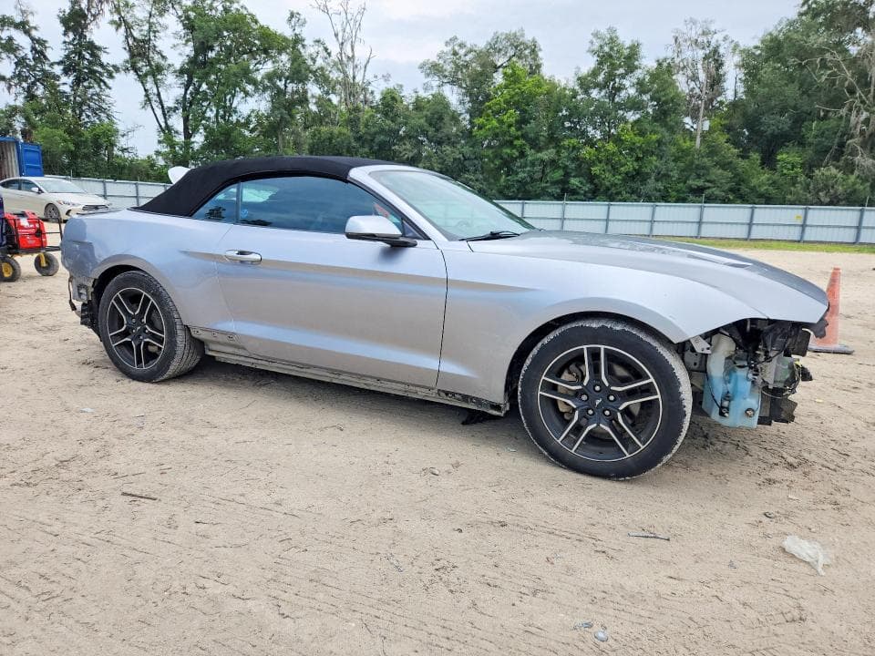2020 FORD MUSTANG 4