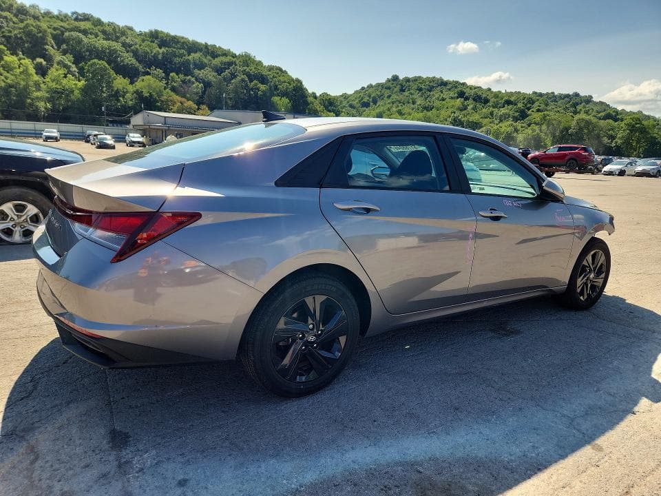 2023 HYUNDAI ELANTRA SEL 3