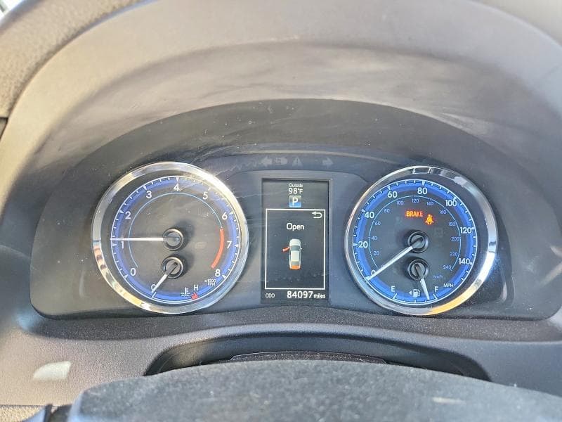 2018 TOYOTA COROLLA XSE 9