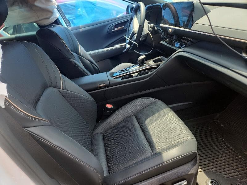 2026 TOYOTA CROWN XLE 7