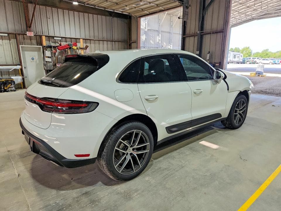 2026 PORSCHE MACAN T 3