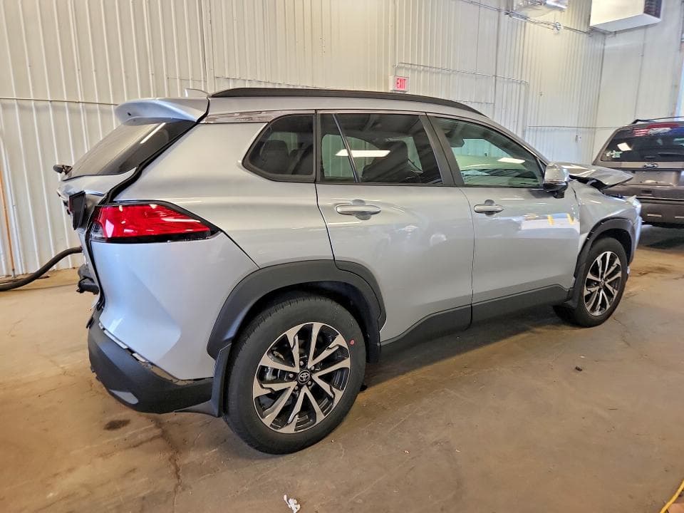 2024 TOYOTA COROLLA CROSS XLE 3