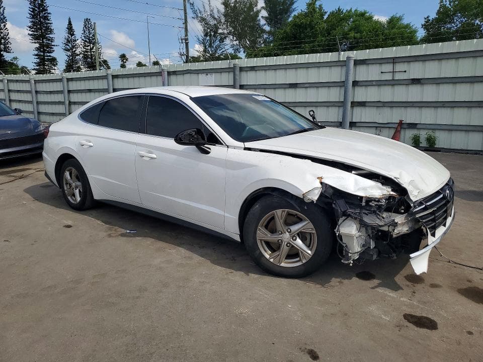 2022 HYUNDAI SONATA SE 4