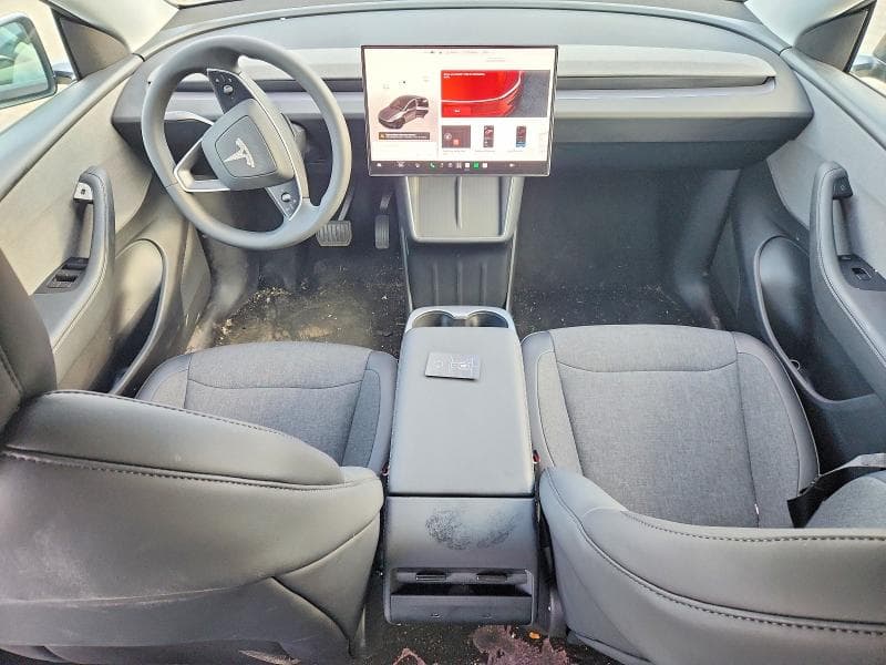 2026 TESLA MODEL Y 8