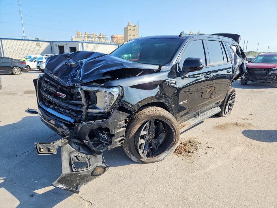 2022 GMC YUKON AT4 - 1