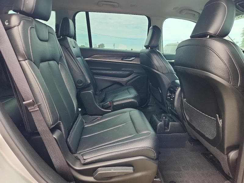 2024 JEEP GRAND CHEROKEE L LIMITED 11