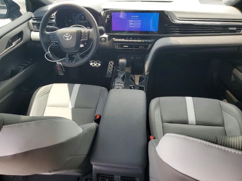 2025 TOYOTA CAMRY SE 8
