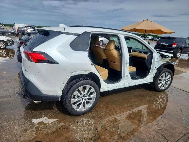 2024 TOYOTA RAV4 XLE PREMIUM 3