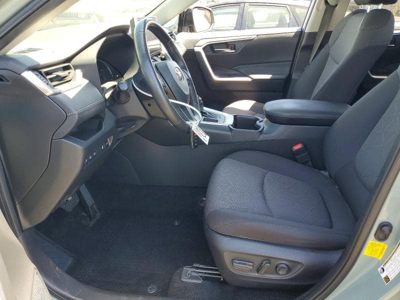 2023 TOYOTA RAV4 XLE 7