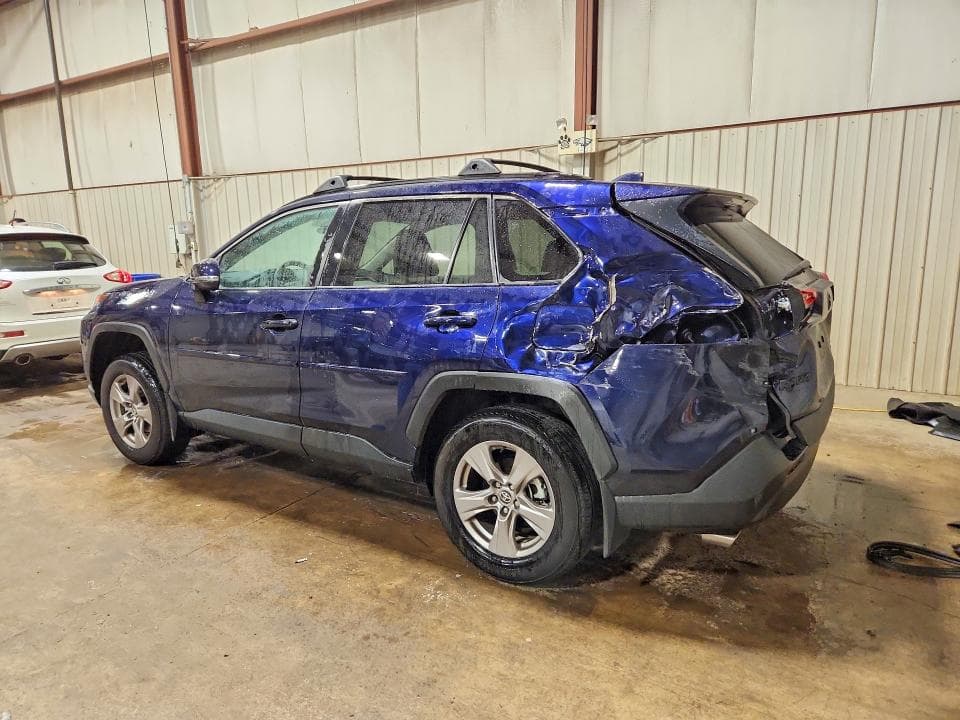 2025 TOYOTA RAV4 XLE 2