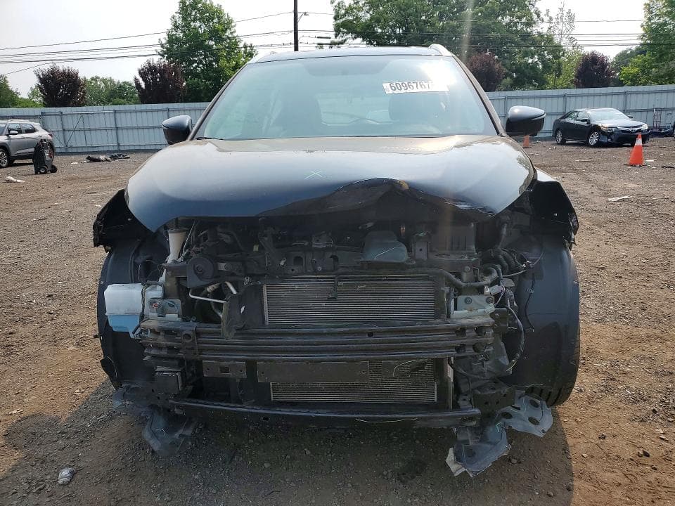 2019 NISSAN KICKS SR 5