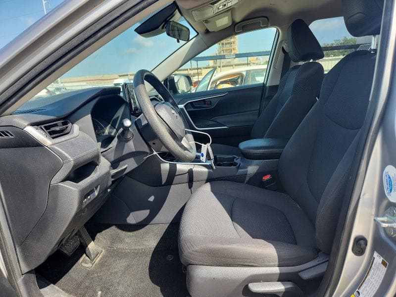 2020 TOYOTA RAV4 LE 7