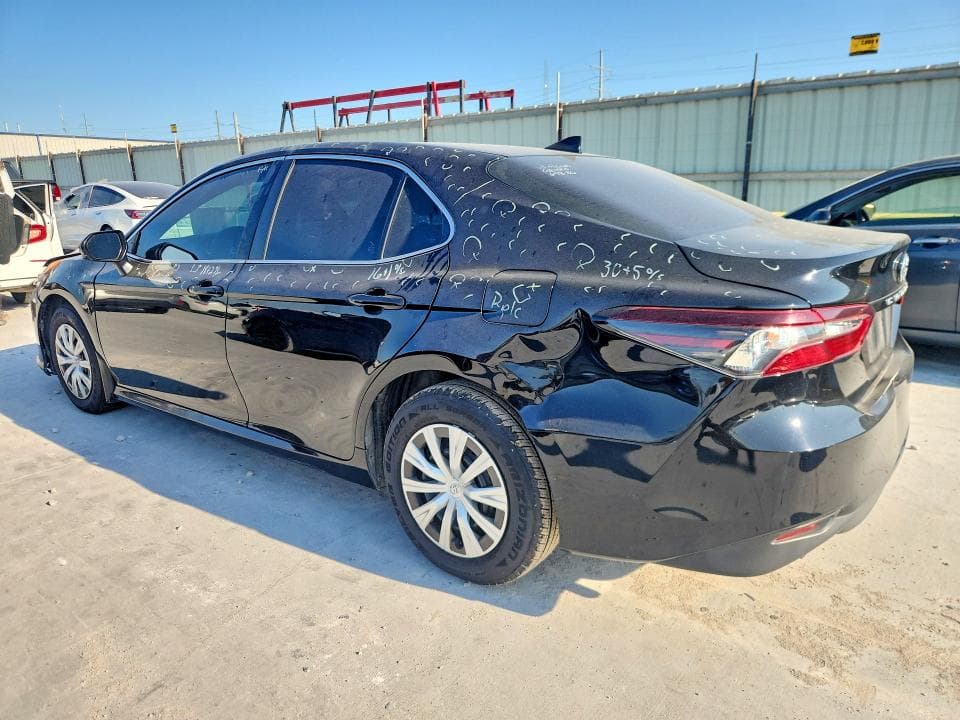 2022 TOYOTA CAMRY LE 2