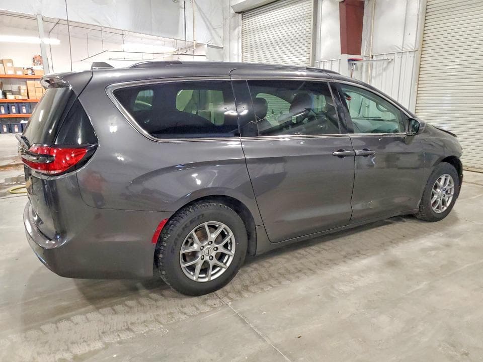 2021 CHRYSLER PACIFICA TOURING 3
