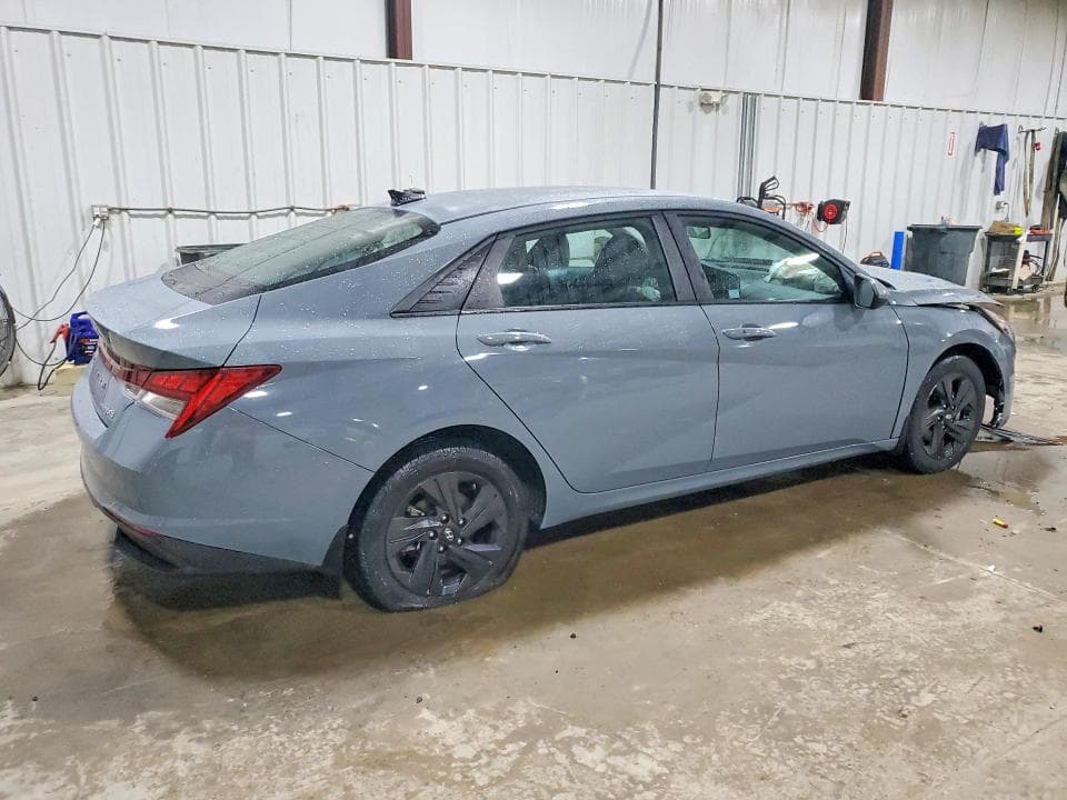 2023 HYUNDAI ELANTRA BLUE 3