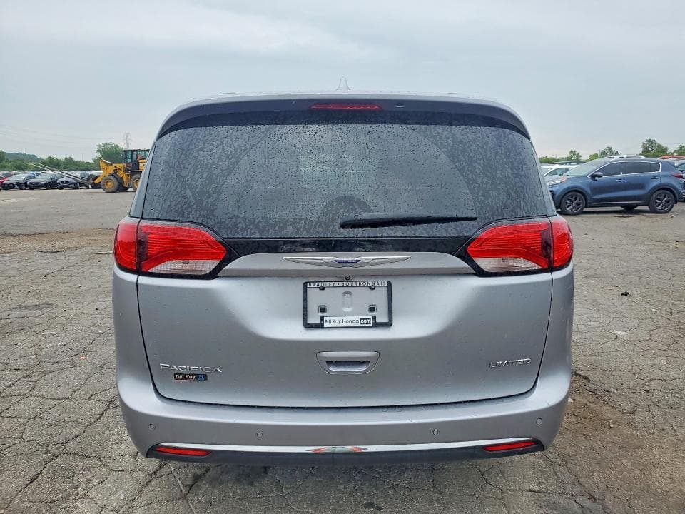 2019 CHRYSLER PACIFICA LIMITED 6