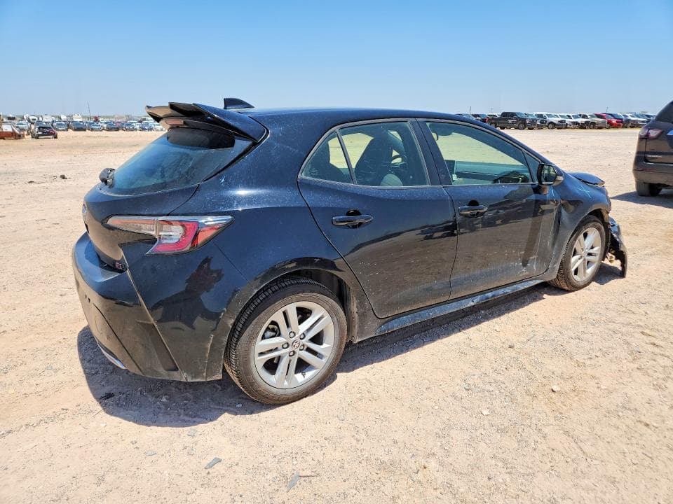 2019 TOYOTA COROLLA HATCHBACK SE 3