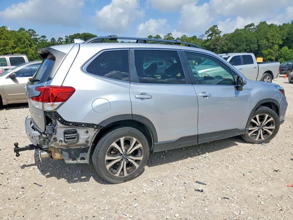 2021 SUBARU FORESTER LIMITED 3