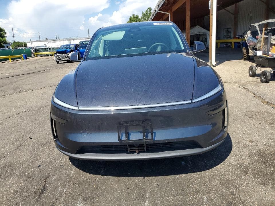 2026 TESLA MODEL Y 5