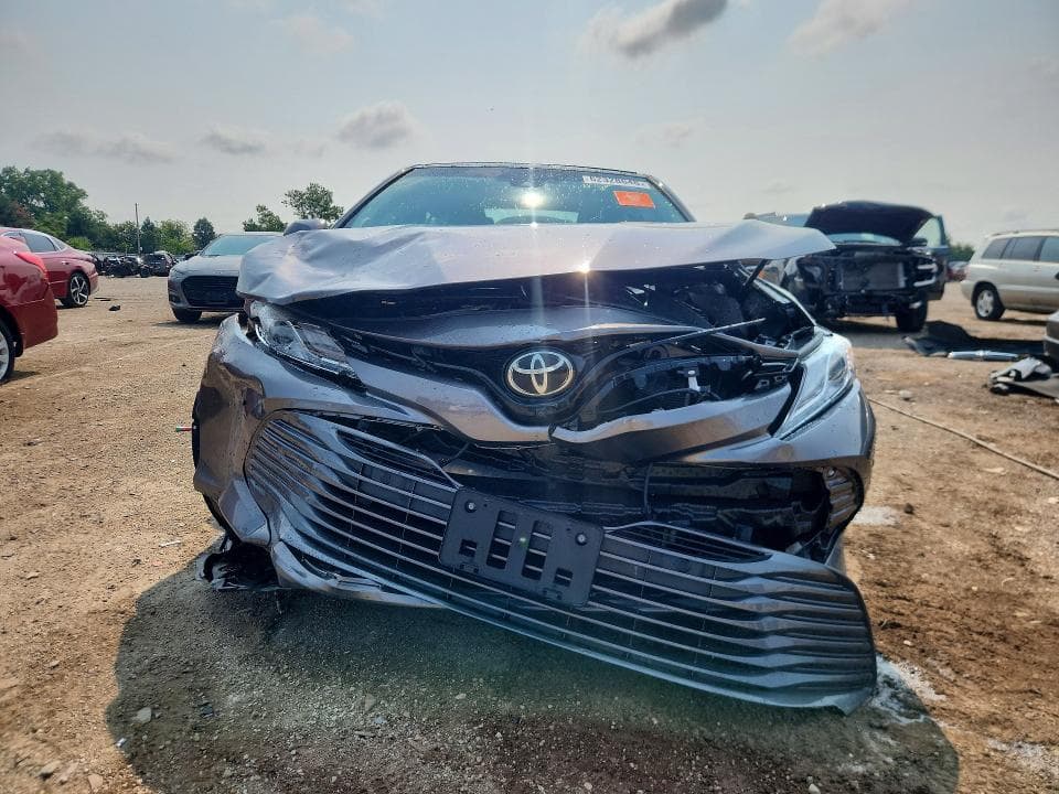 2018 TOYOTA CAMRY XLE 5