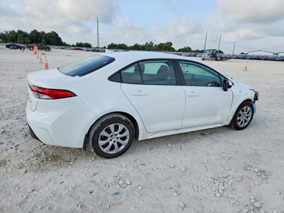 2026 TOYOTA COROLLA LE 3