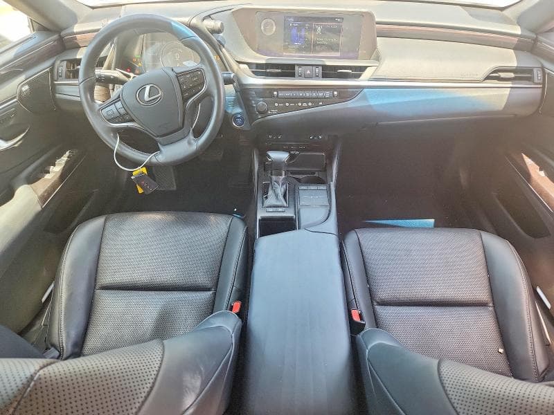 2019 LEXUS ES 300H 8