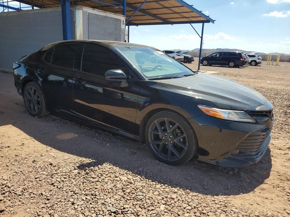 2019 TOYOTA CAMRY XLE 4