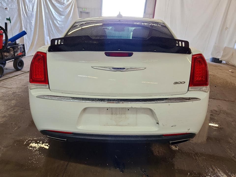 2019 CHRYSLER 300 LIMITED 6