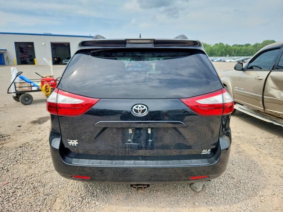 2018 TOYOTA SIENNA XLE 7-PASSENGER 6