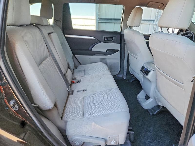 2019 TOYOTA HIGHLANDER LE 11