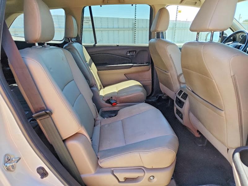 2019 HONDA PILOT TOURING 11