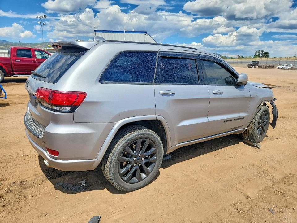 2018 JEEP GRAND CHEROKEE LAREDO 3