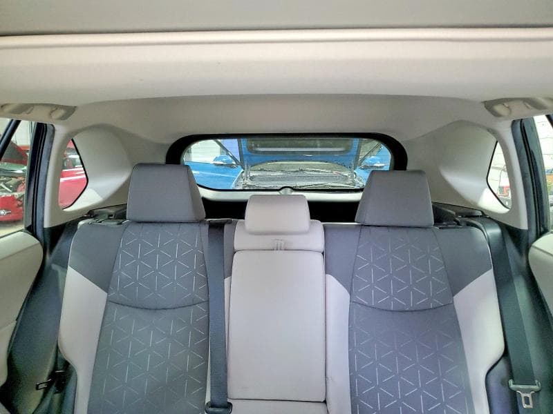 2021 TOYOTA RAV4 XLE 10