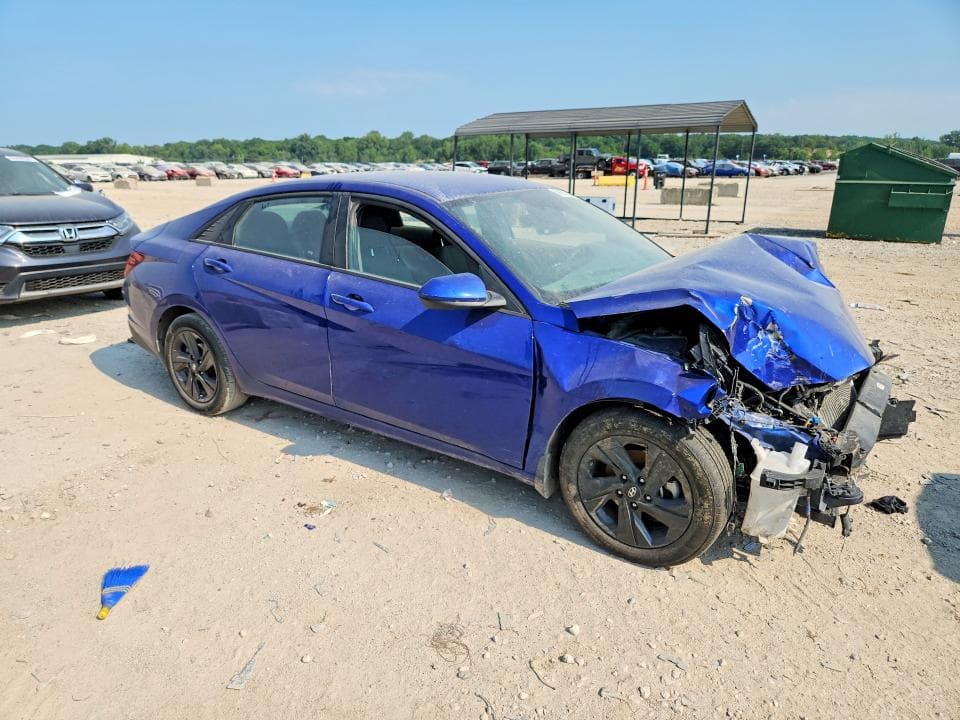2023 HYUNDAI ELANTRA SEL 4