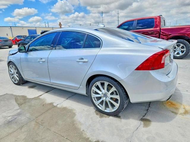 2017 VOLVO S60 PLATINUM 2