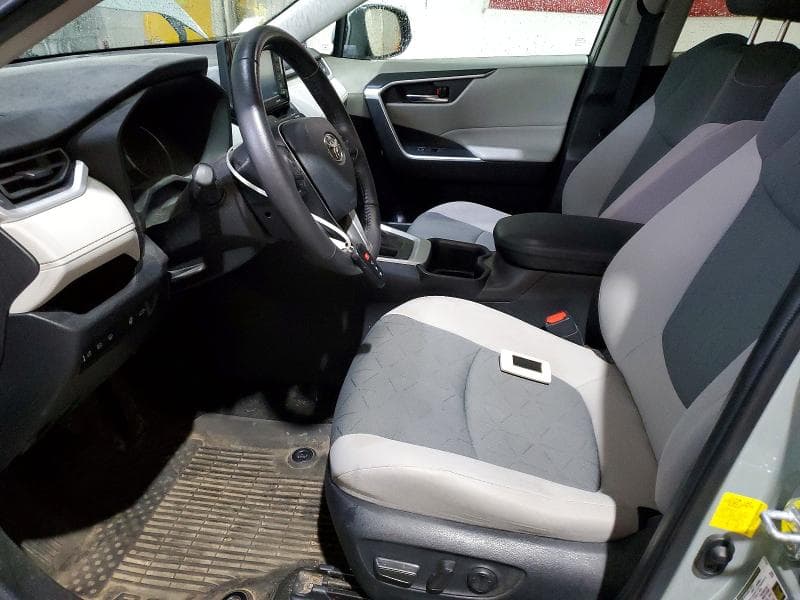 2022 TOYOTA RAV4 XLE 7