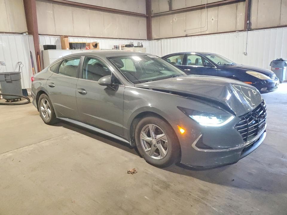 2021 HYUNDAI SONATA SE 4