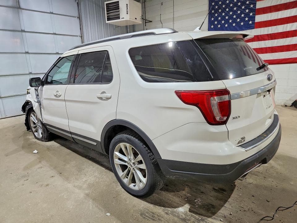2018 FORD EXPLORER XLT 2