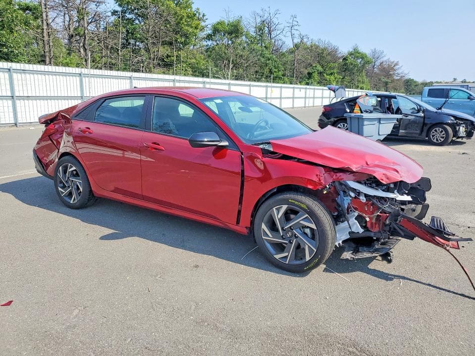 2025 HYUNDAI ELANTRA SEL SPORT 4