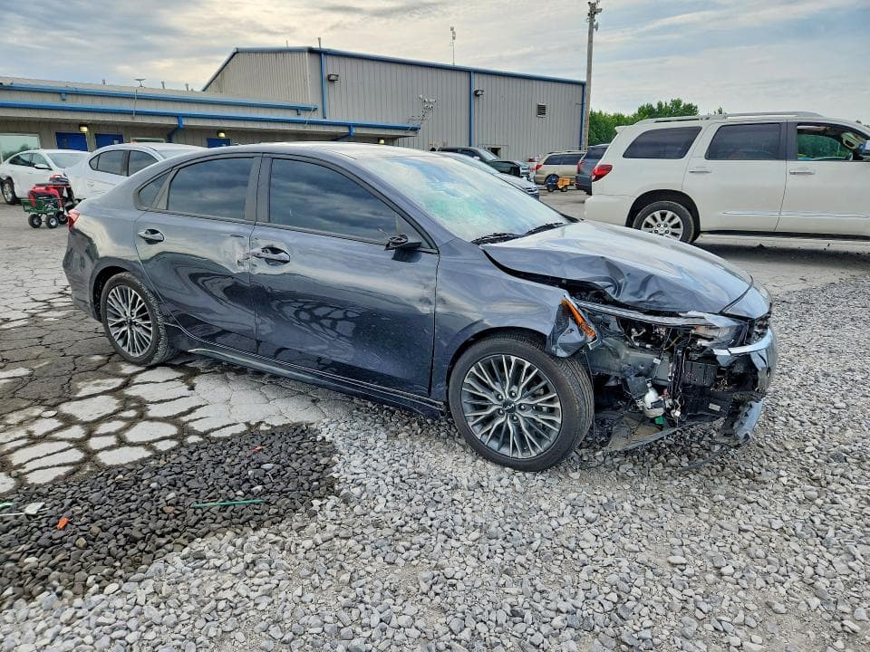2023 KIA FORTE GT LINE 4