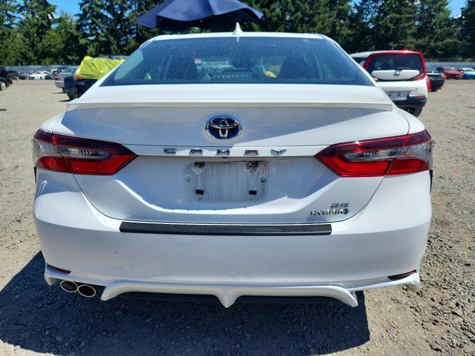 2024 TOYOTA CAMRY HYBRID SE 6