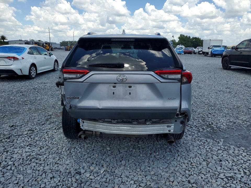 2020 TOYOTA RAV4 XLE PREMIUM 6