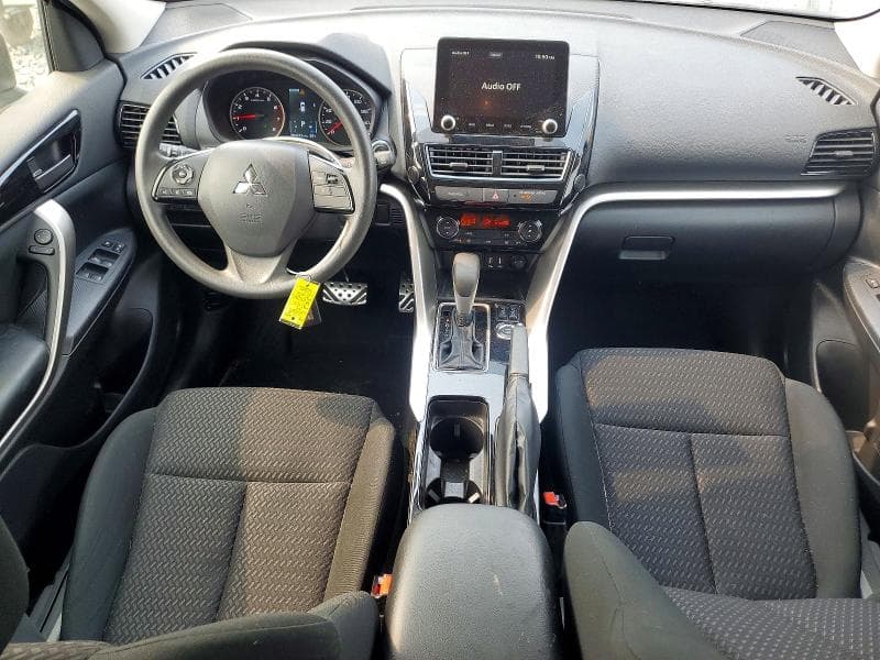 2024 MITSUBISHI ECLIPSE CROSS LE 8