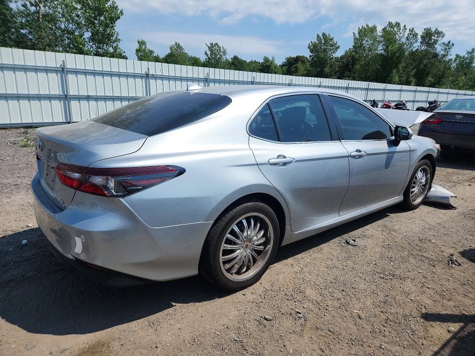 2022 TOYOTA CAMRY LE 3