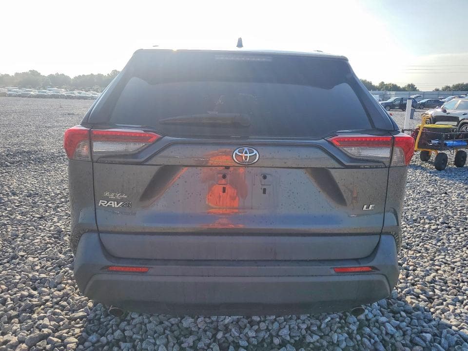 2020 TOYOTA RAV4 LE 6
