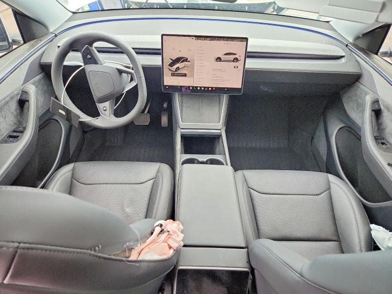 2026 TESLA MODEL Y 8