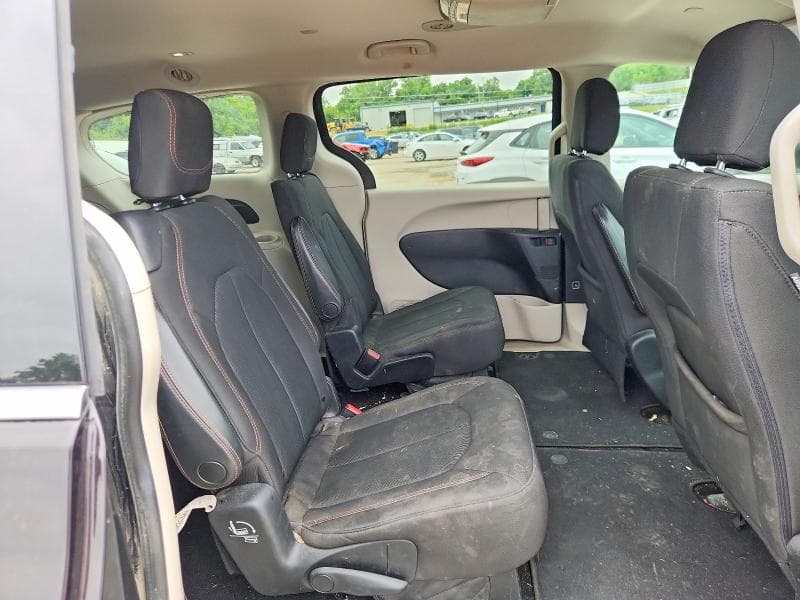 2017 CHRYSLER PACIFICA TOURING 11